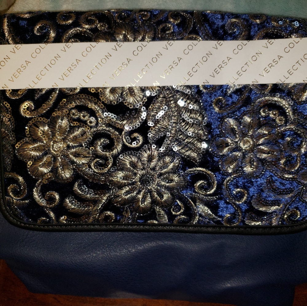 Journey Crossbody